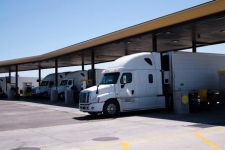 4-of-the-Most-Fuel-Efficient-Semi-Trucks-pme0v01p98iesmj7cdee9aajdhwf59xgv6zh9kdxq6